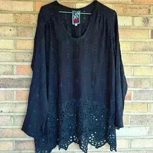 Johnny Was long sleeve v neck eyelet black pullover tunic top blouse S